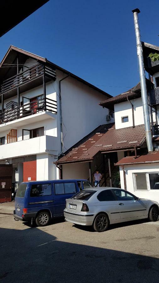 Râmnicu VâlceaRiviera Valceana住宿加早餐旅馆 外观 照片